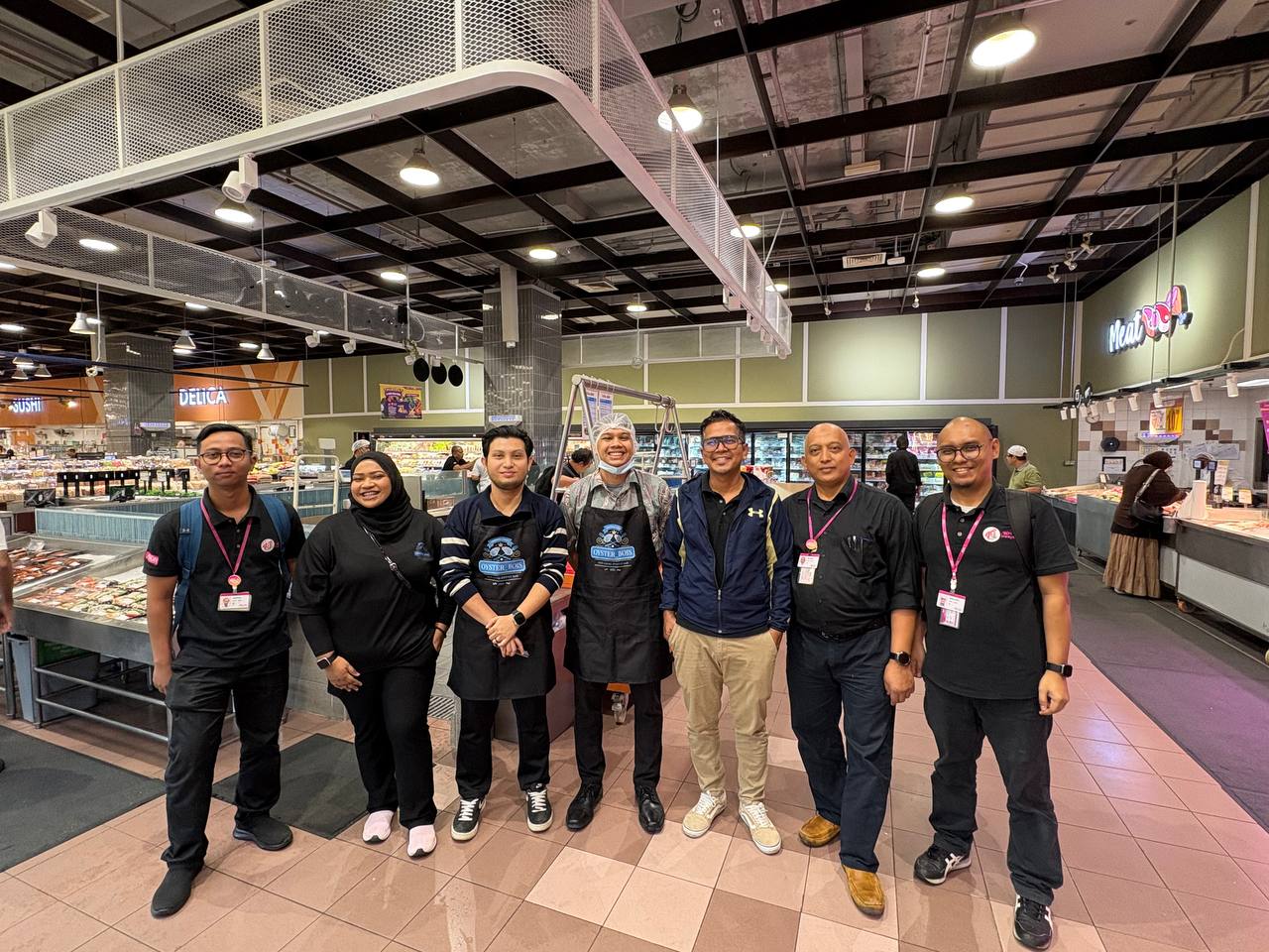 Oyster Bois at AEON